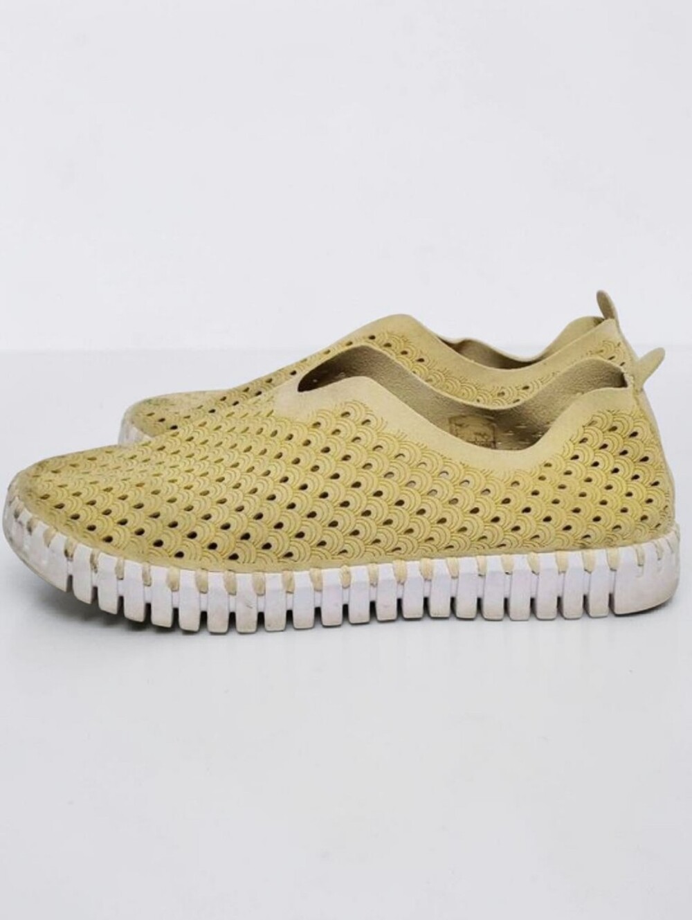 Ilse Jacobsen Hornbak Size 39 9.5 Tulip Shoes Slip on Beige Comfort